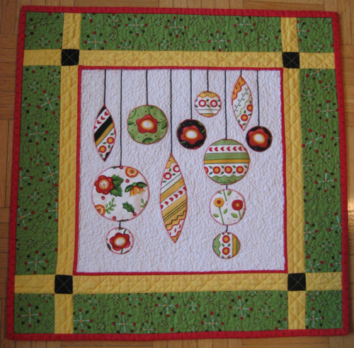 christmas-ornaments-mini-quilt